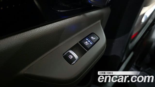 Kia Carnival 2024 — ფოტო 19/20