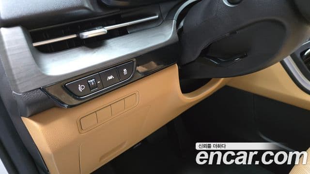 Kia Carnival 2023 — фото 15 из 20