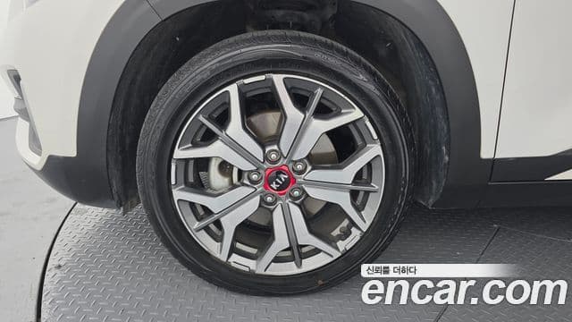 Kia Seltos 2019 — фото 5 из 20