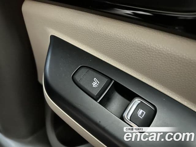 Kia Carnival 2021 — фото 15 из 18