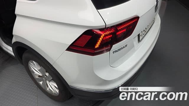 Volkswagen Tiguan 2020 — Şəkil 29/30