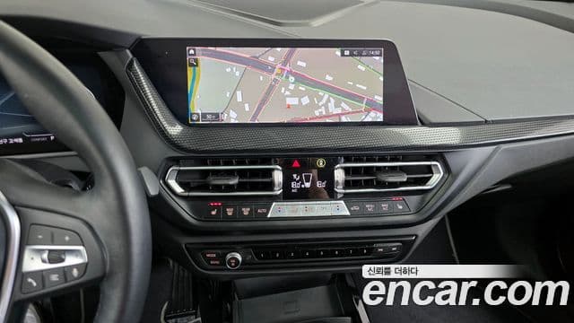 BMW 1 Series 2023 — ფოტო 14/20