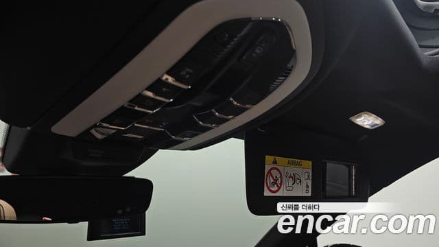 Porsche Macan 2022 — Photo 17/40