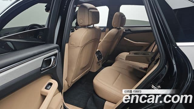Porsche Macan 2022 — Photo 5/40