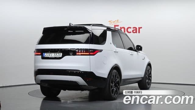 Land Rover Discovery 5 2022 — фото 2 из 20