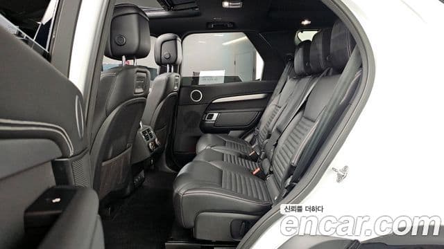 Land Rover Discovery 5 2022 — фото 12 из 20