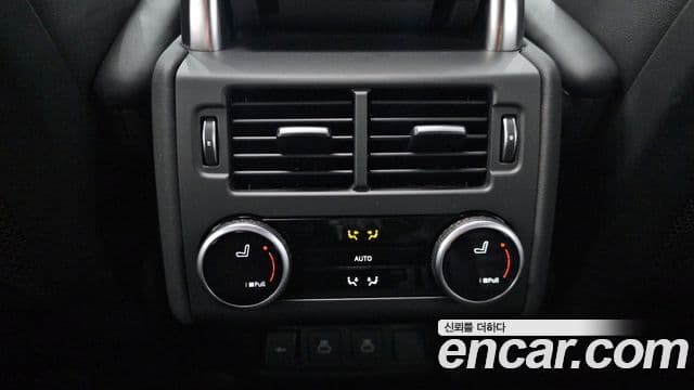 Land Rover Discovery 5 2022 — ფოტო 17/20