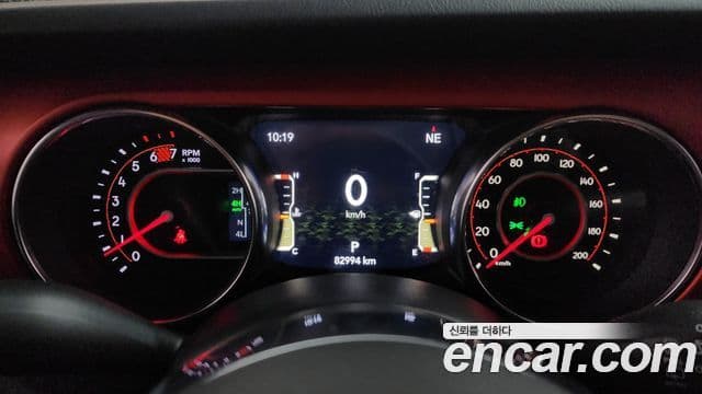 Jeep Wrangler 2020 — ფოტო 6/20