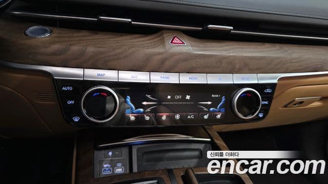 Genesis Electrified G80 2022 — фото 16 из 20