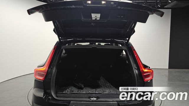 Volvo XC40 2025 — Şəkil 20/20