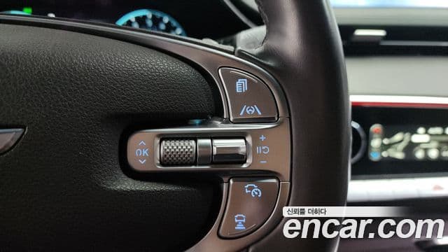 Genesis GV70 2021 — ფოტო 15/20