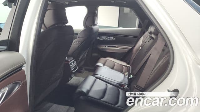 Genesis GV70 2021 — ფოტო 19/20