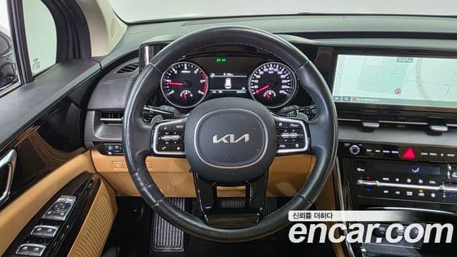 Kia Carnival 2021 — фото 14 из 20