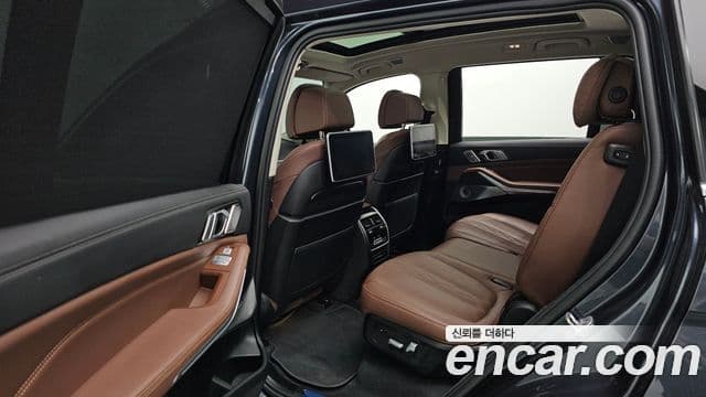 BMW X7 2022 — ფოტო 11/20