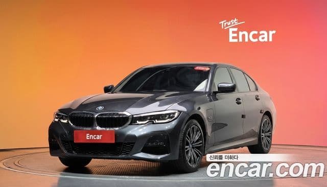 BMW 3 Series 2022 — ფოტო 1/20