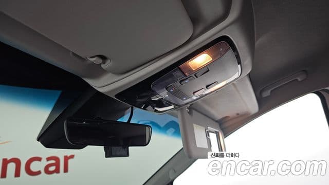 Hyundai Staria 2024 — ფოტო 19/20