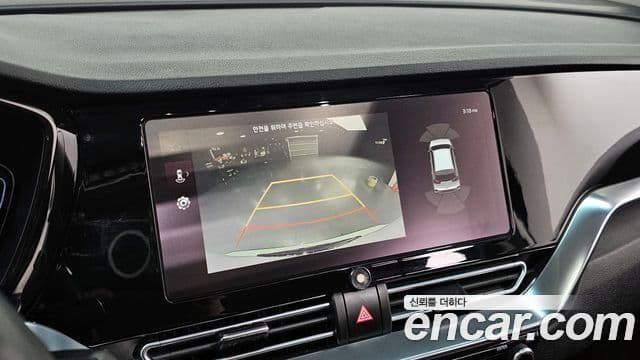 Kia Niro 2020 — ფოტო 16/20