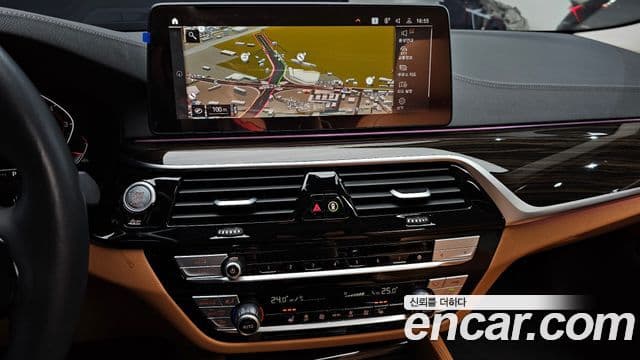 BMW 5 Series 2023 — Фото 13/20