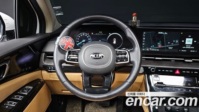 Kia Carnival 2020 — Фото 12/20