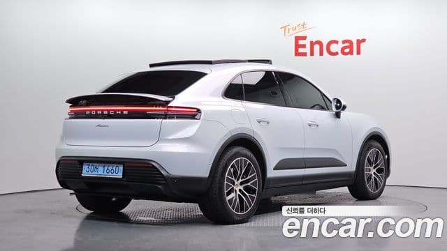 Porsche Macan EV 2025 — ფოტო 2/20