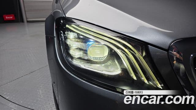 Mercedes-Benz S-Class 2020 — Photo 8/35