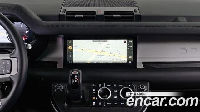 Land Rover Defender 2024 — фото 14 из 20