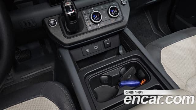 Land Rover Defender 2024 — фото 9 из 20