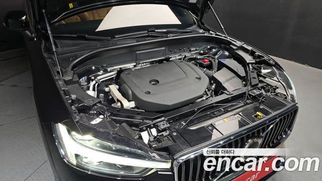 Volvo XC60 2024 — Photo 9/30