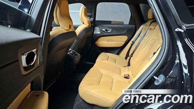 Volvo XC60 2024 — Photo 27/30