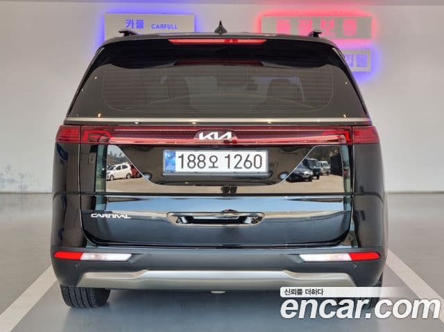 Kia Carnival 2023 — фото 4 из 20