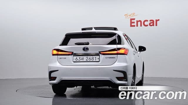 Lexus CT200h 2018 — Şəkil 4/20