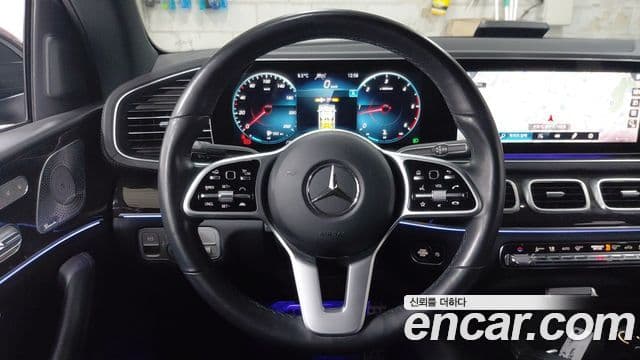 Mercedes-Benz GLE-Class 2020 — Şəkil 8/20