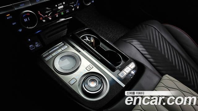Genesis Electrified G80 2022 — Şəkil 9/20