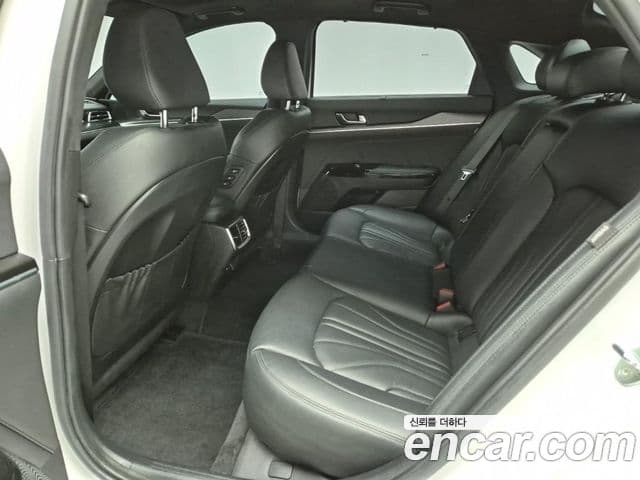 Kia K5 2023 — фото 12 из 18