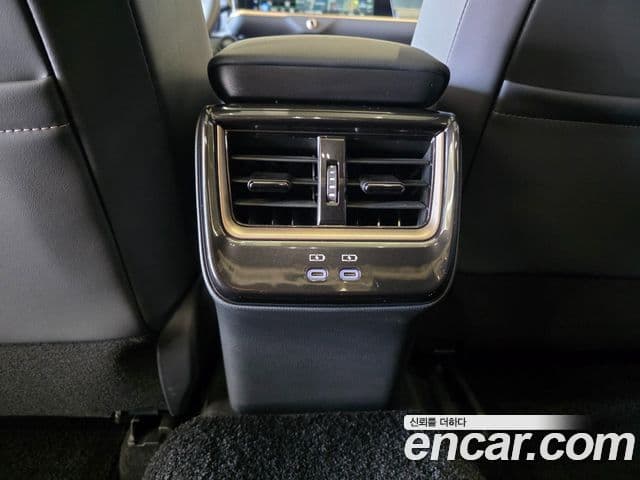 Toyota Crown Crossover 2025 — фото 13 из 16