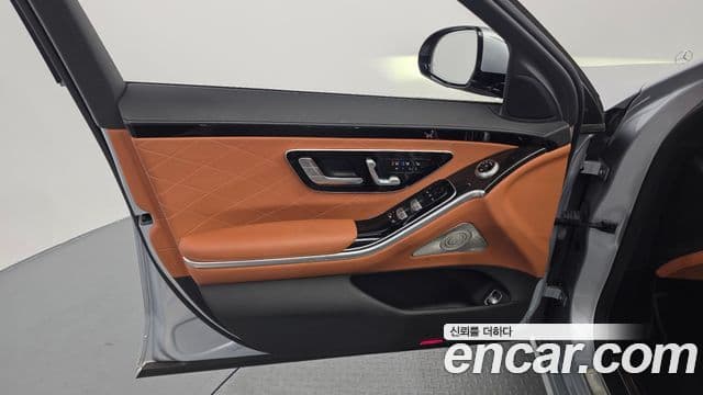 Mercedes-Benz S-Class 2021 — Photo 19/30