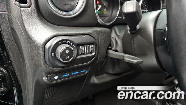 Jeep Wrangler 2022 — Şəkil 15/20