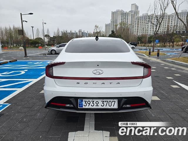 Hyundai Sonata 2022 — Фото 4/20