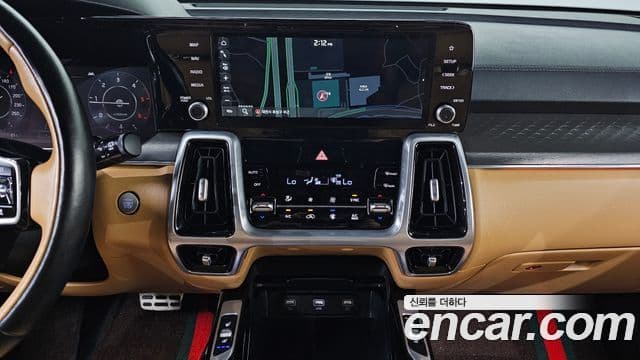 Kia Sorento 2021 — Şəkil 18/20