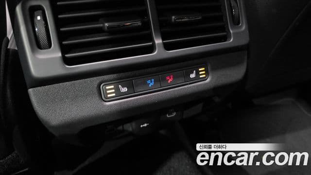 Land Rover Range Rover Evoque 2024 — ფოტო 18/20
