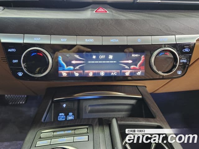 Genesis Electrified G80 2023 — Şəkil 12/20