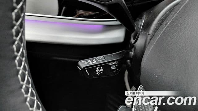 Audi Q8 2021 — Şəkil 18/20