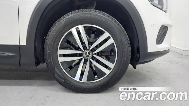 Mercedes-Benz GLB-Class 2021 — фото 5 из 20
