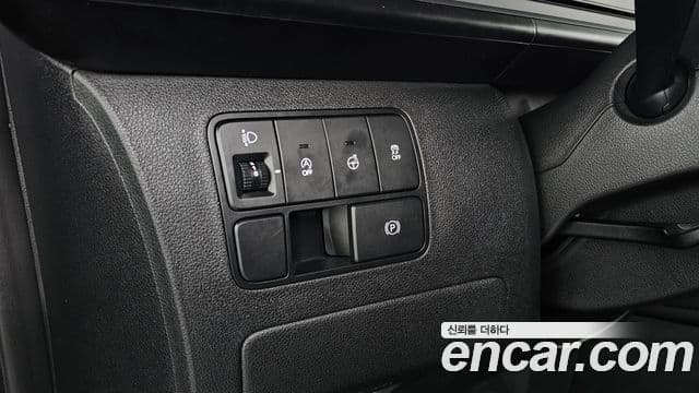 Hyundai Staria 2023 — ფოტო 19/20