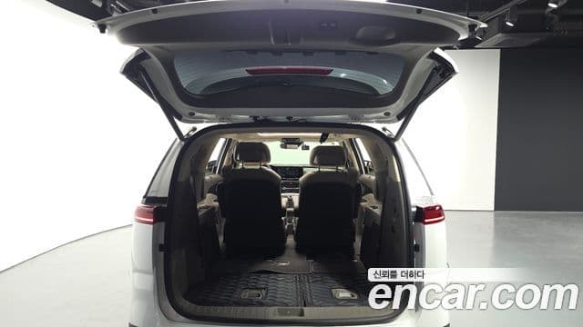Kia Carnival 2021 — ფოტო 20/20