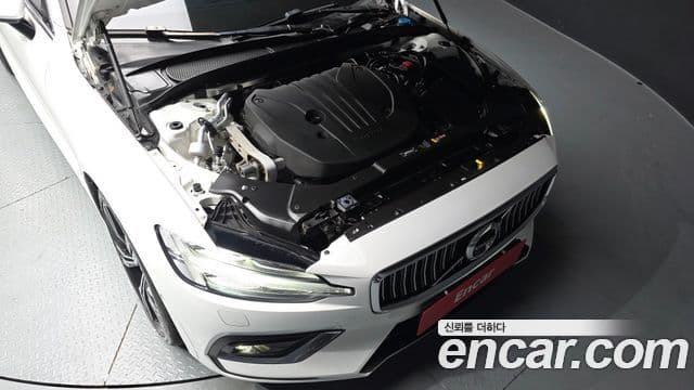 Volvo S60 2020 — Şəkil 6/20