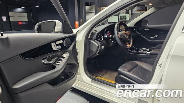 Mercedes-Benz C-Class 2018 — ფოტო 10/20
