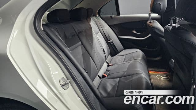 Mercedes-Benz C-Class 2018 — ფოტო 12/20