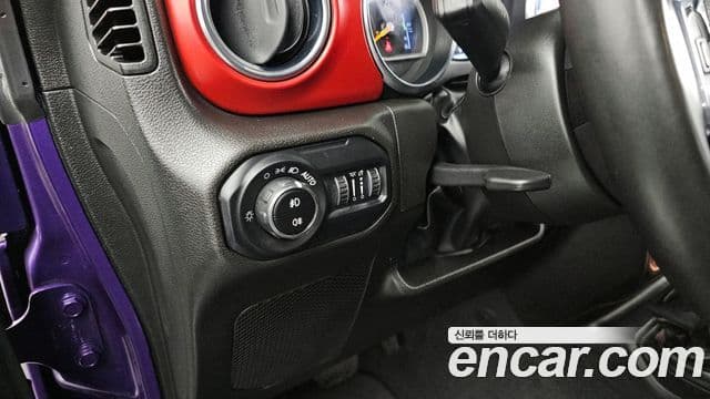 Jeep Wrangler 2023 — фото 18 из 20