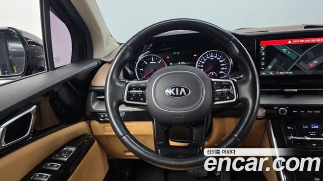 Kia Carnival 2020 — фото 13 из 20